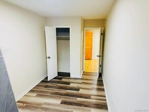 762 E 211th St in Bronx, NY - Building Photo - Building Photo