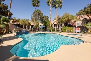 Palermo Apartments in Las Vegas, NV - Building Photo