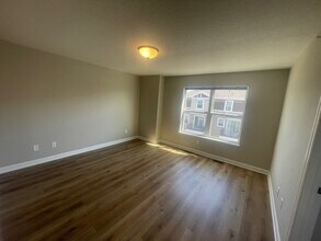 873 Roselyn Dr in Victoria, MN - Building Photo - Building Photo