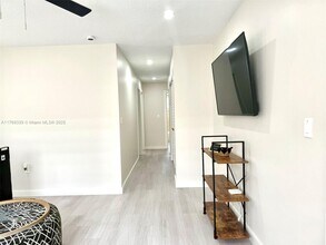 1172 NE 112th St in Miami, FL - Building Photo - Building Photo