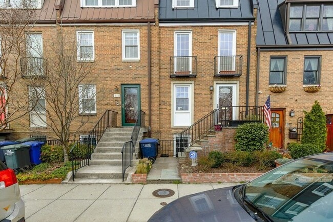 819 6th St SW in Washington, DC - Building Photo - Building Photo