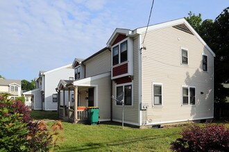 19 Transit St in Woonsocket, RI - Foto de edificio - Building Photo