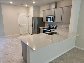 3331 Canyon Bay Pt in Sanford, FL - Building Photo - Building Photo