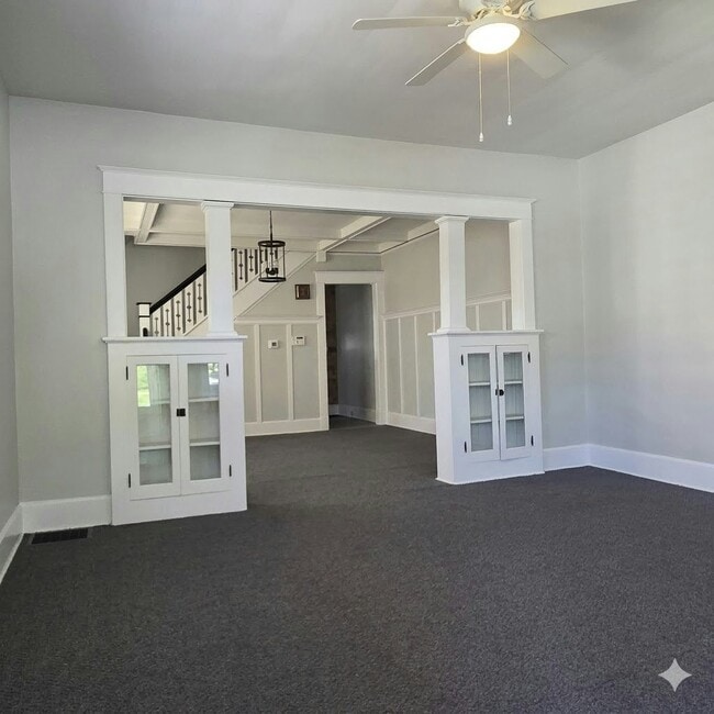 property at 3031 Boulevard Pl