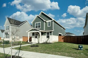 2434 Wallin Bradley Dr, Unit 301 in Round Rock, TX - Building Photo