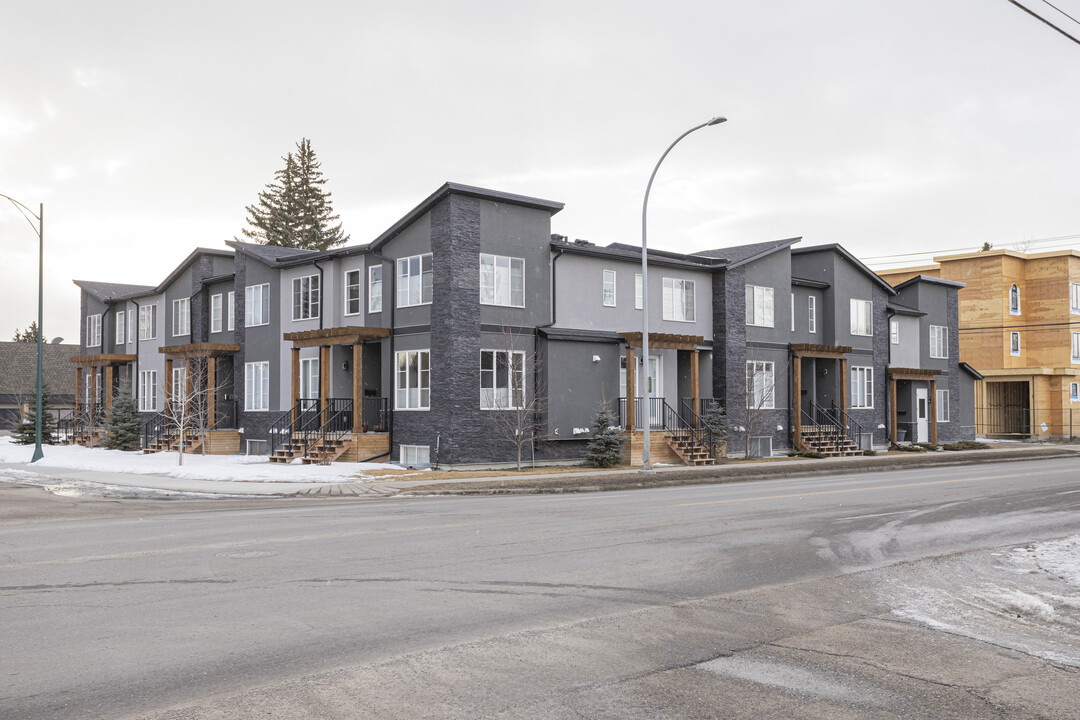 1931 19 Av NW in Calgary, AB - Building Photo