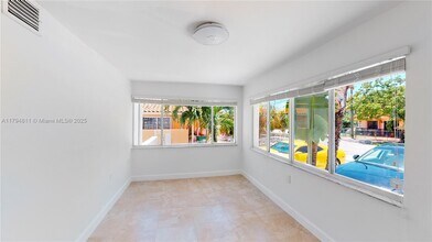 2915 SW 24th St in Miami, FL - Building Photo - Building Photo