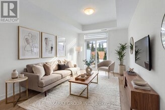 498 Plains Rd E in Burlington, ON - Building Photo - Building Photo