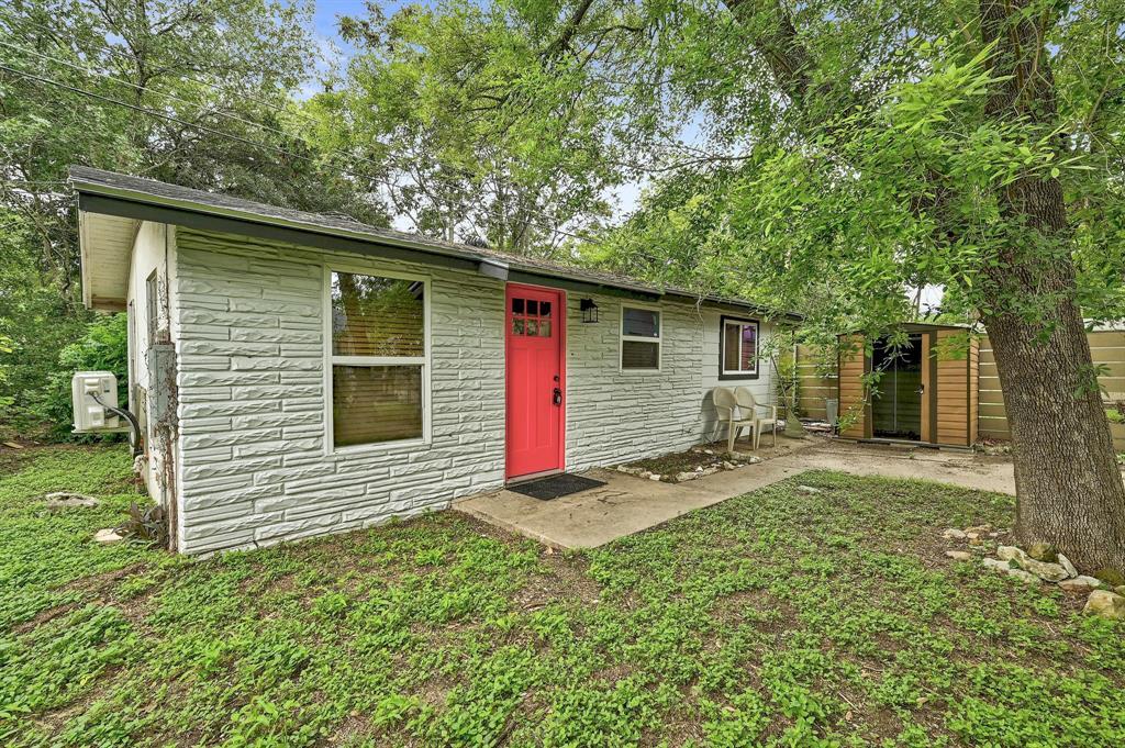 1711 Brentwood St in Austin, TX - Building Photo