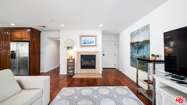 1146 Hacienda Pl in West Hollywood, CA - Building Photo - Building Photo