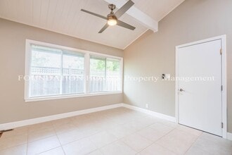 212 Blackstone Dr in San Rafael, CA - Building Photo - Building Photo