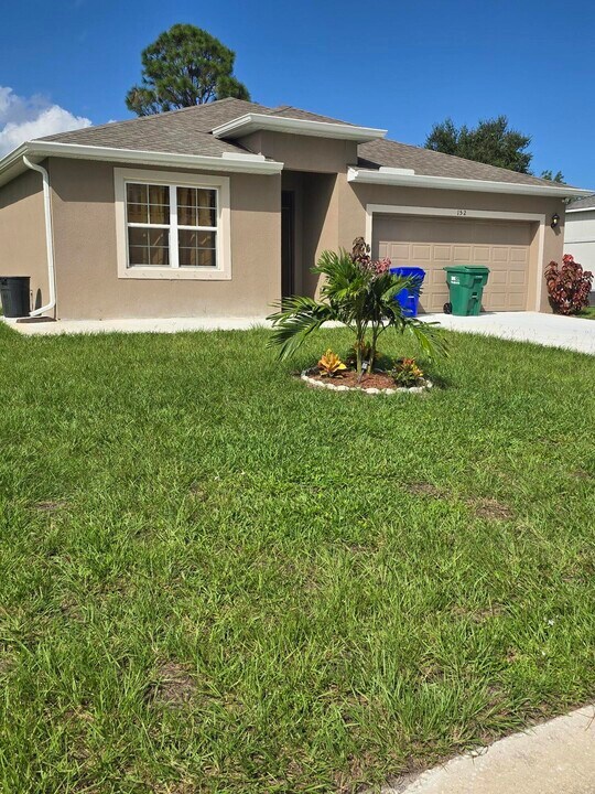 152 Empress Ave in Sebastian, FL - Building Photo