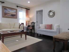 242 William St in Port Chester, NY - Building Photo - Building Photo