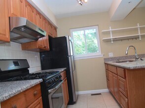 2339 Pontiac Trail in Ann Arbor, MI - Building Photo - Building Photo