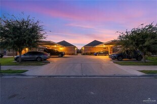 18 W Garfield Ave in Alton, TX - Building Photo