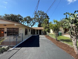 1048 NW 32nd Pl in Miami, FL - Building Photo