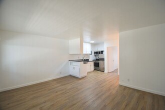 10645 Valley Spring Ln in Los Angeles, CA - Building Photo - Building Photo