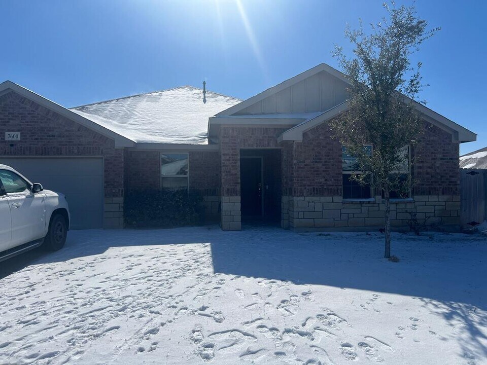 7600 Silver Crk Ct in Odessa, TX - Building Photo