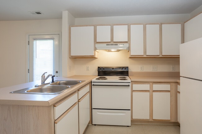 Wedgefield Apartments in Raeford, NC - Foto de edificio - Interior Photo
