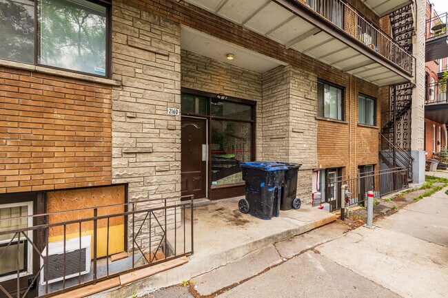 2160 Harmony Rue in Montréal, QC - Building Photo - Building Photo
