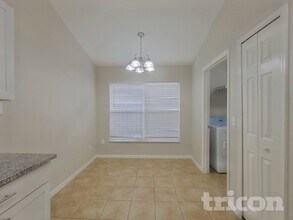 8008 Elmstone Cir in Orlando, FL - Foto de edificio - Building Photo