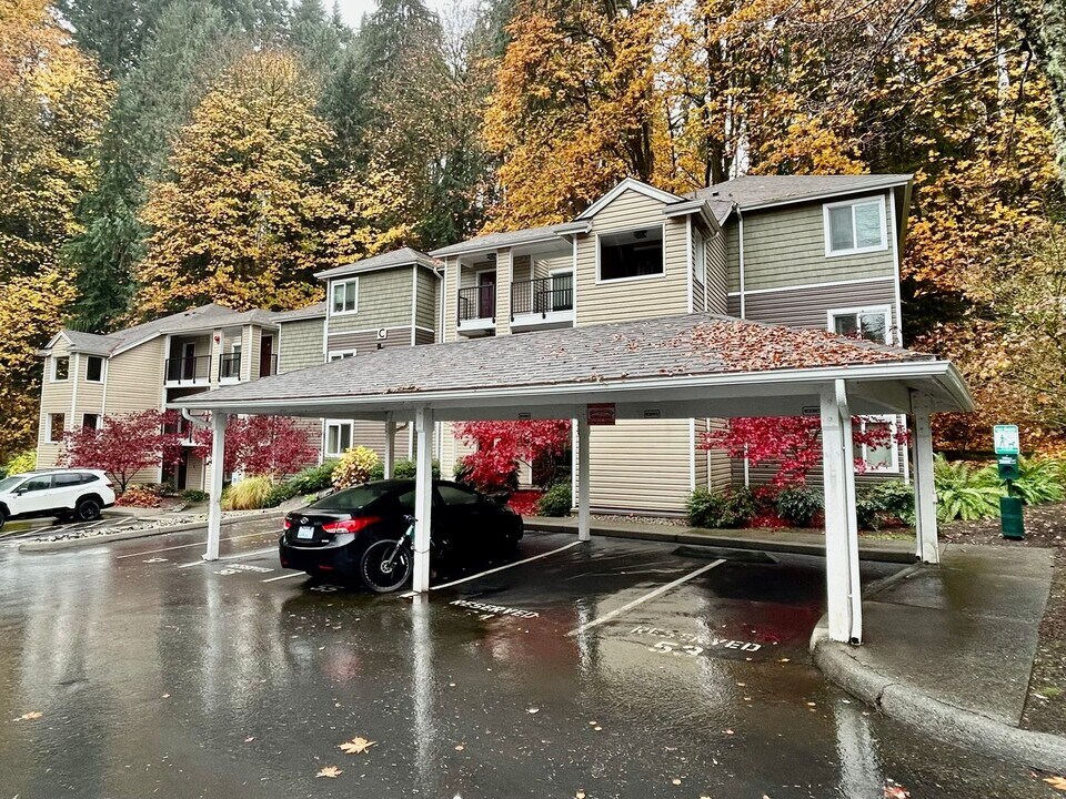No Rent Until January 1, 2026!!! in Issaquah, WA - Building Photo