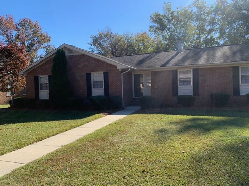 1760 Brunswick Rd in Lumberton, NC - Building Photo