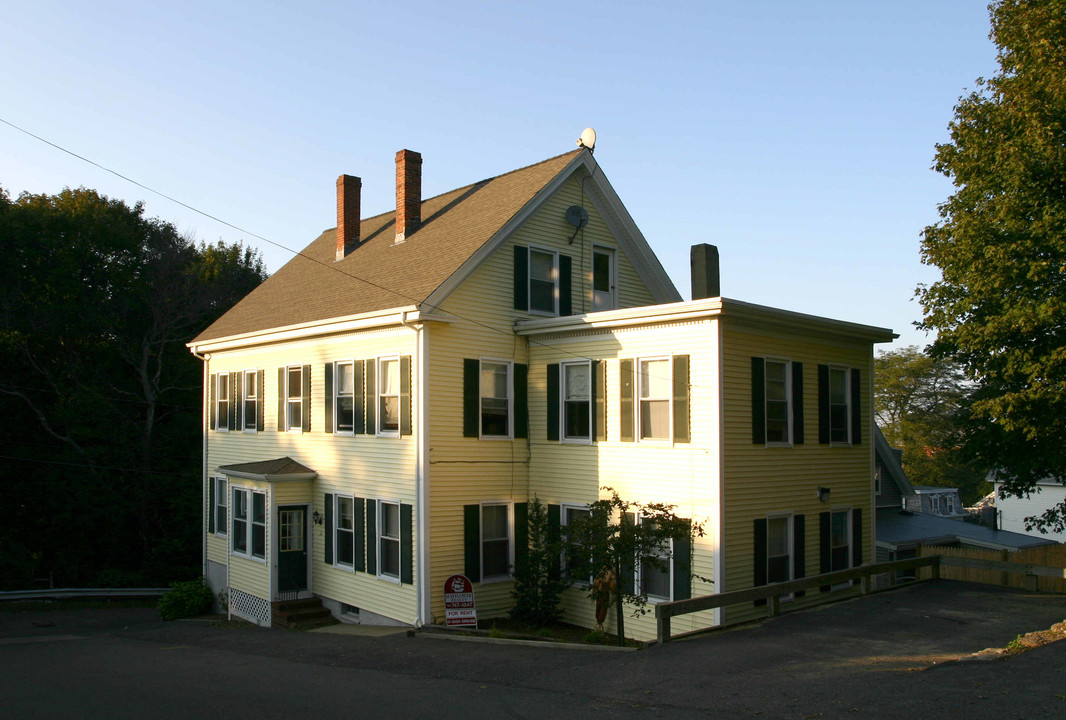 2 Mayflower St in Plymouth, MA - Building Photo