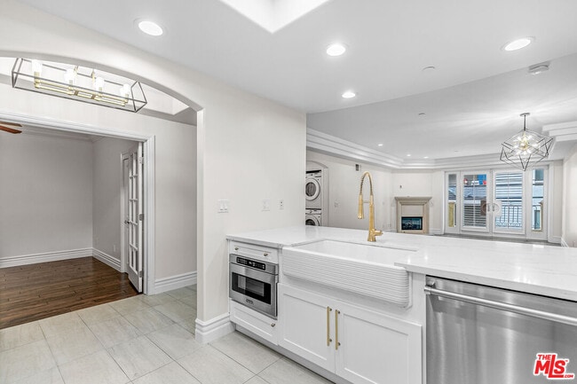 12021 Guerin St in Los Angeles, CA - Building Photo - Building Photo