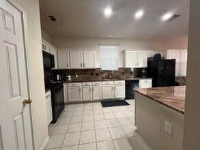 2301 Lou John St in Austin, TX - Building Photo - Building Photo