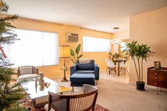 960 Larrabee St, Unit 222 in West Hollywood, CA - Foto de edificio - Building Photo
