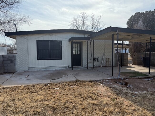 415 E 49th St in Odessa, TX - Building Photo - Building Photo