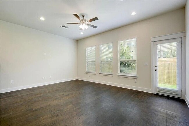13501 Metric Blvd in Austin, TX - Building Photo - Building Photo