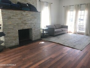 11 Lakeview Rd in Deal, NJ - Building Photo - Building Photo