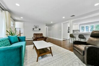 146 South St in Medfield, MA - Building Photo - Building Photo