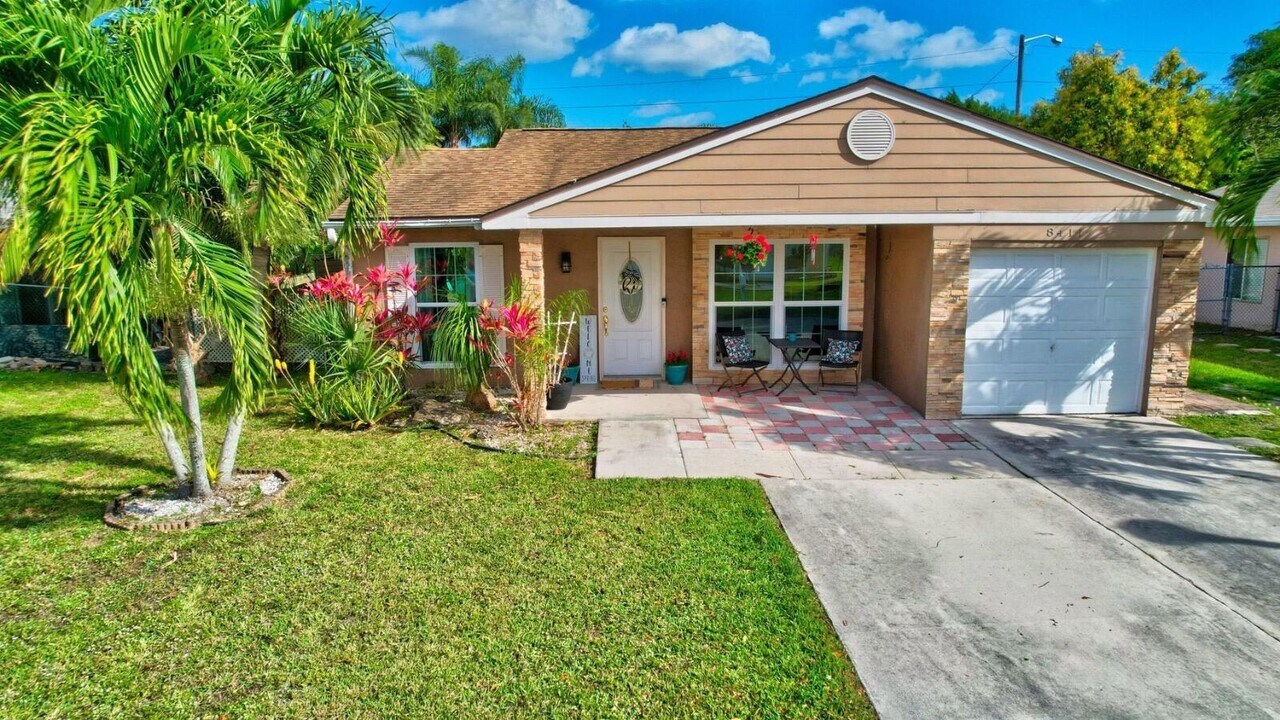8411 Garden Gate Pl in Boca Raton, FL - Building Photo