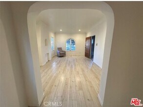 221 S Tower Dr in Beverly Hills, CA - Building Photo - Building Photo