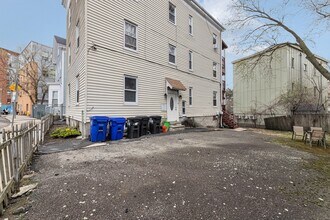 6 Wise St in Boston, MA - Foto de edificio - Building Photo