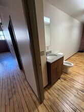 26 N 3rd St, Unit B in Zanesville, OH - Foto de edificio - Building Photo