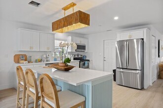 1096 SW 27th Ave in Boynton Beach, FL - Building Photo - Building Photo