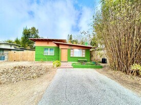 5209 10th Ave S in Gulfport, FL - Building Photo