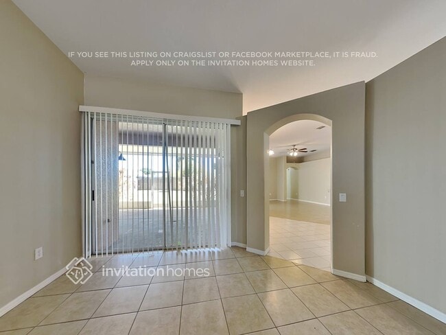 1739 Tangledvine Dr in Zephyrhills, FL - Foto de edificio - Building Photo