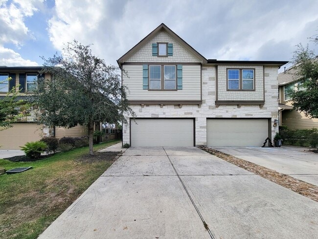 219 Biltmore Loop in Montgomery, TX - Building Photo - Building Photo