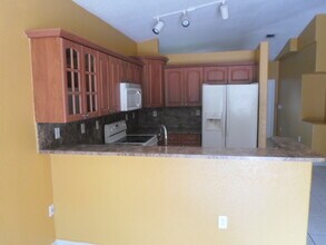 7772 NW 200th Ln in Hialeah, FL - Building Photo - Building Photo