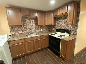 362 Clinton Ave-Unit -Garden Level in Albany, NY - Foto de edificio - Building Photo