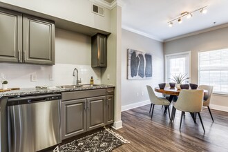 Ellwood at Lake Travis in Austin, TX - Building Photo - Building Photo