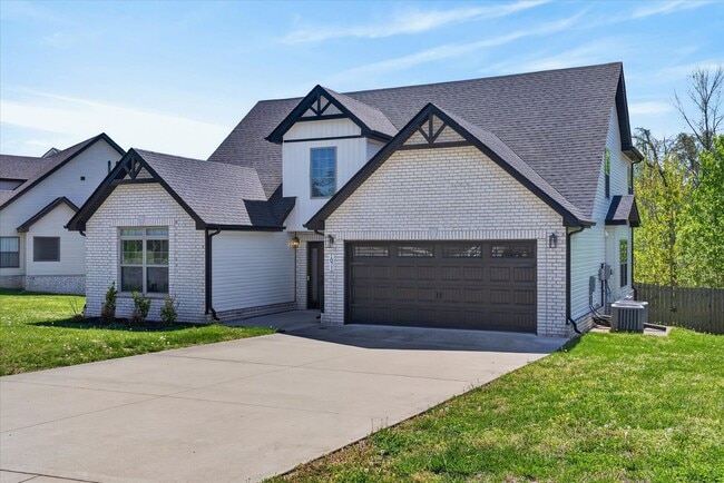 1071 Barnhill Rd in Clarksville, TN - Building Photo - Building Photo