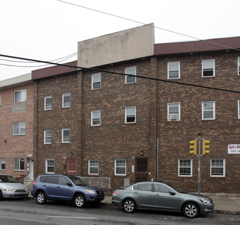 1124 E Passyunk Ave in Philadelphia, PA - Foto de edificio