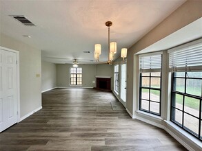 14927 Redwood Bend Trail in Houston, TX - Foto de edificio - Building Photo