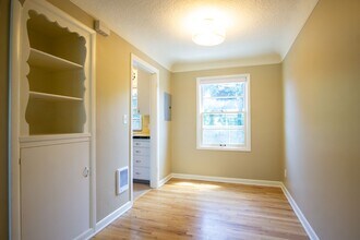 2405 NW Johnson St in Portland, OR - Building Photo - Building Photo